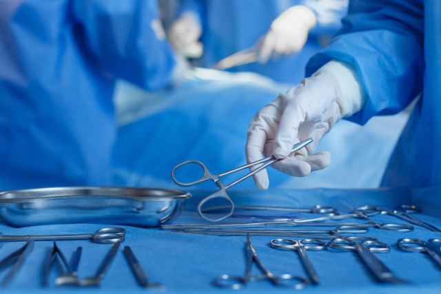 手術をすれば治る！